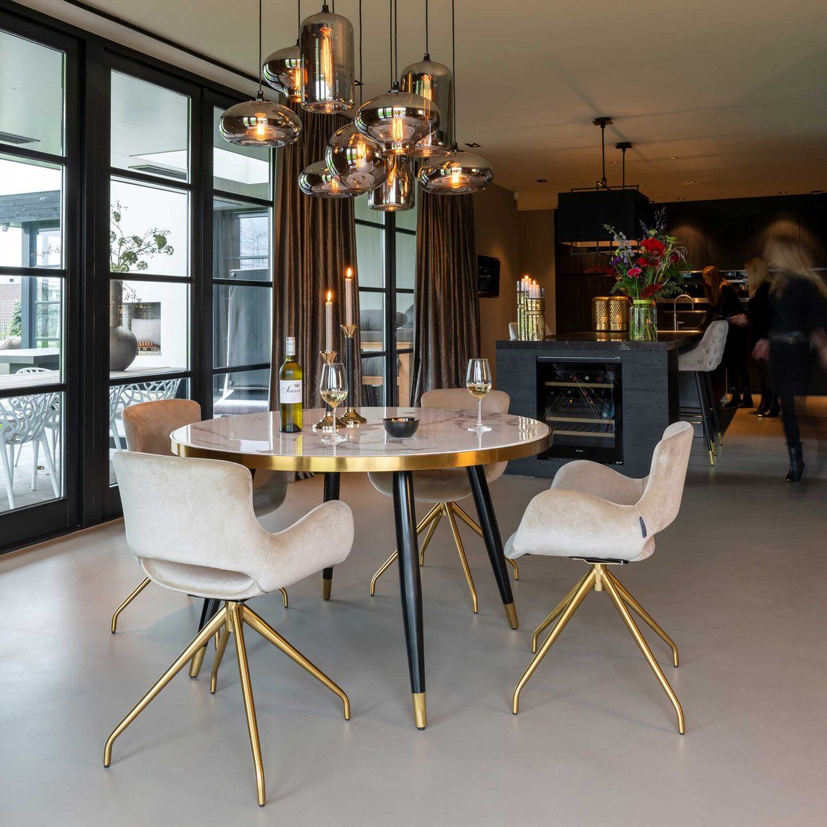 Midcentury Modern Eetkamer - sfeervolle eetkamer 10