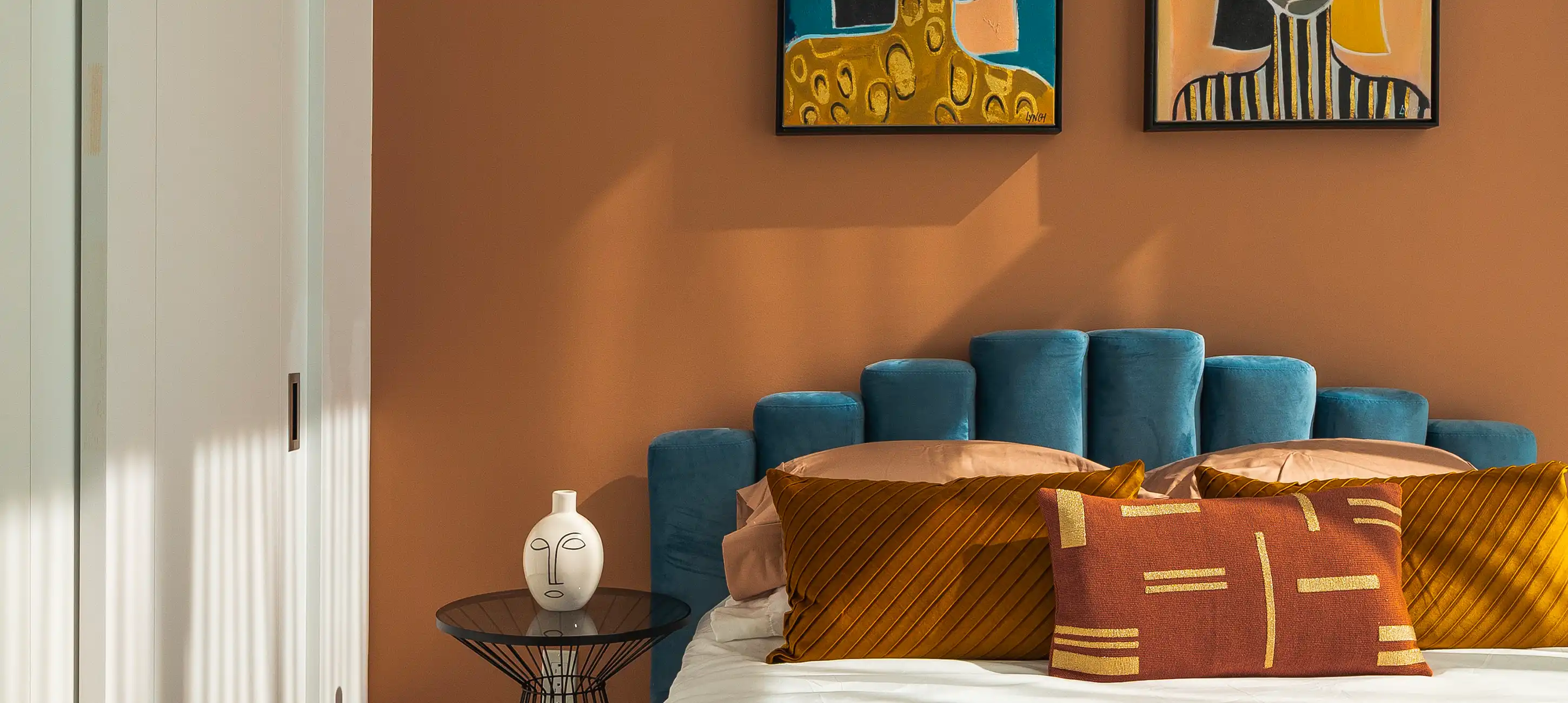 Midcentury Modern Slaapkamer - sfeervolle slaapkamer 13