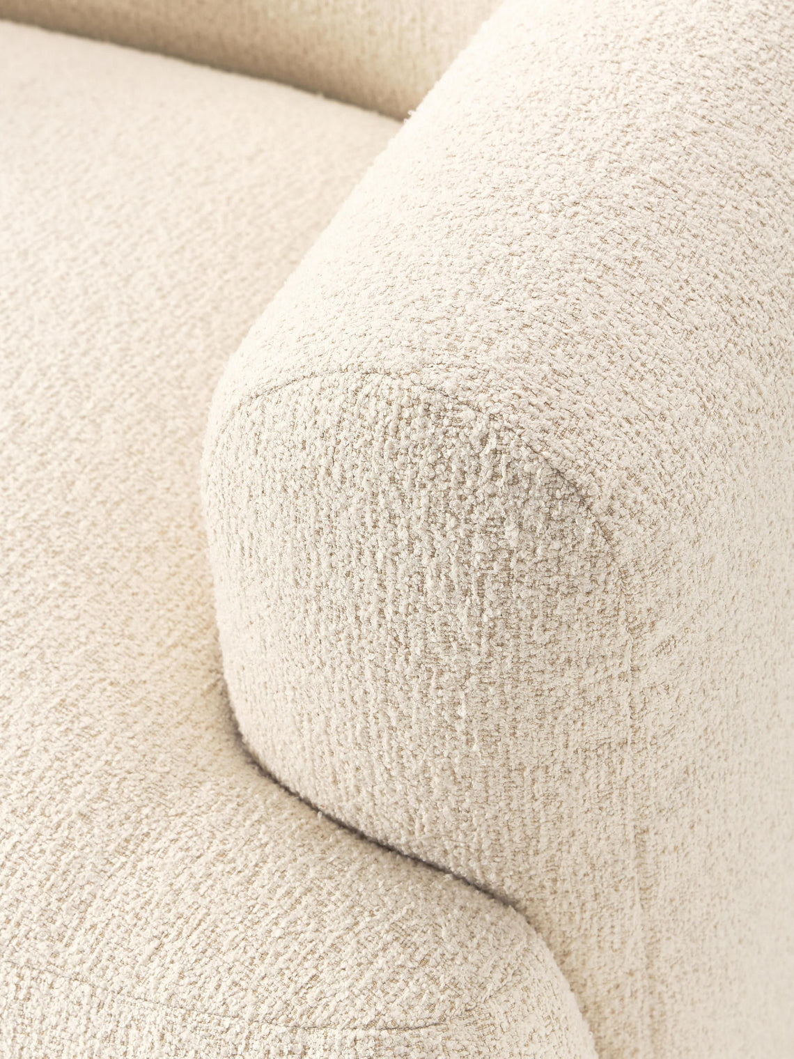 Bouclé Fauteuil in Crème of Karamel