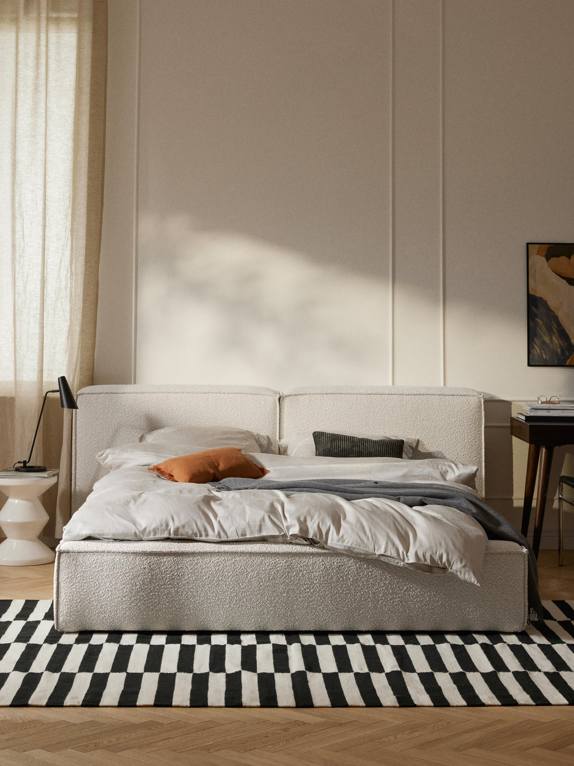 Gestoffeerd bedframe van Zuiver