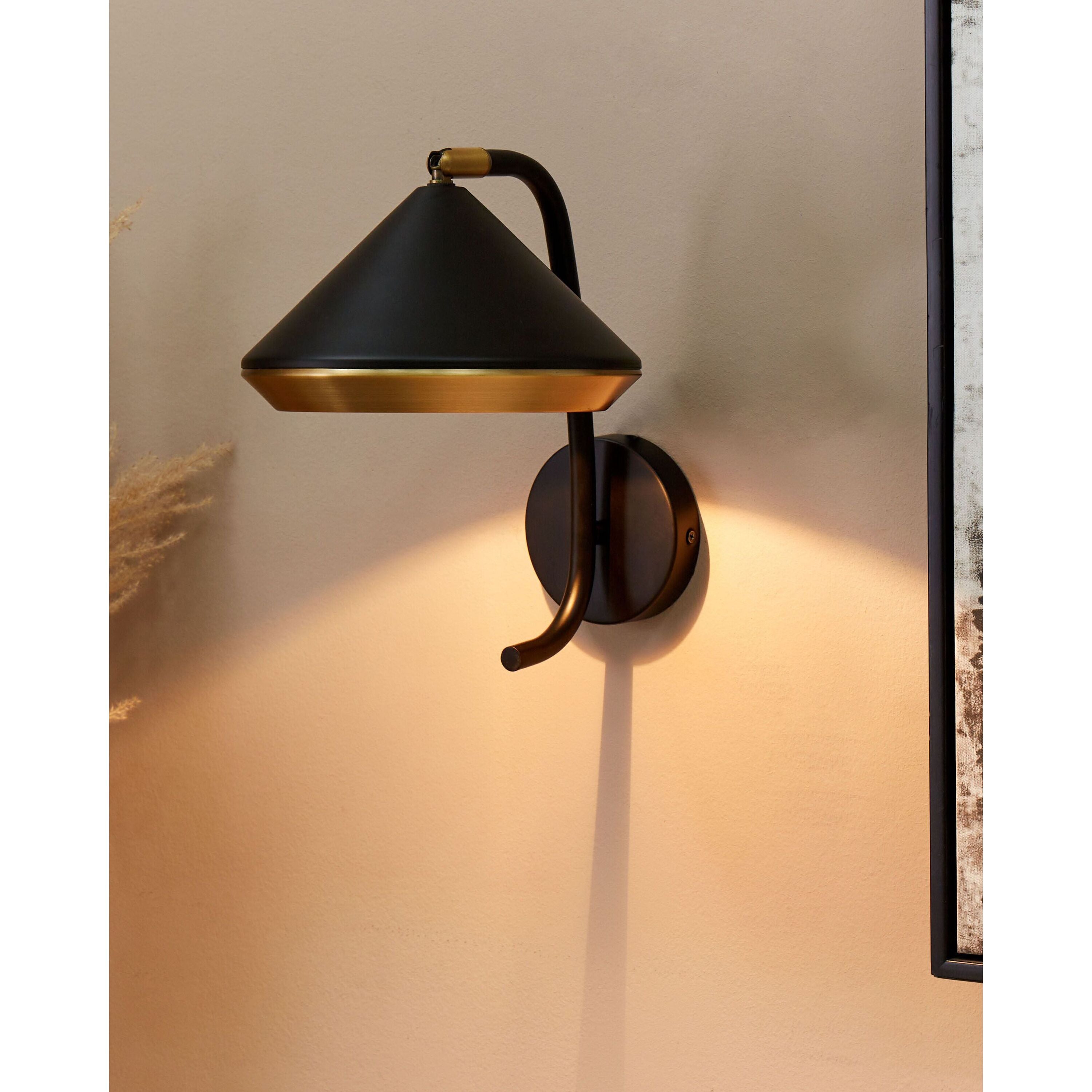 Broste Copenhagen Wandlamp Zwart Metaal